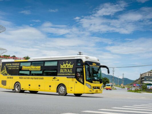 how to get to Sapa from Hanoi Bus